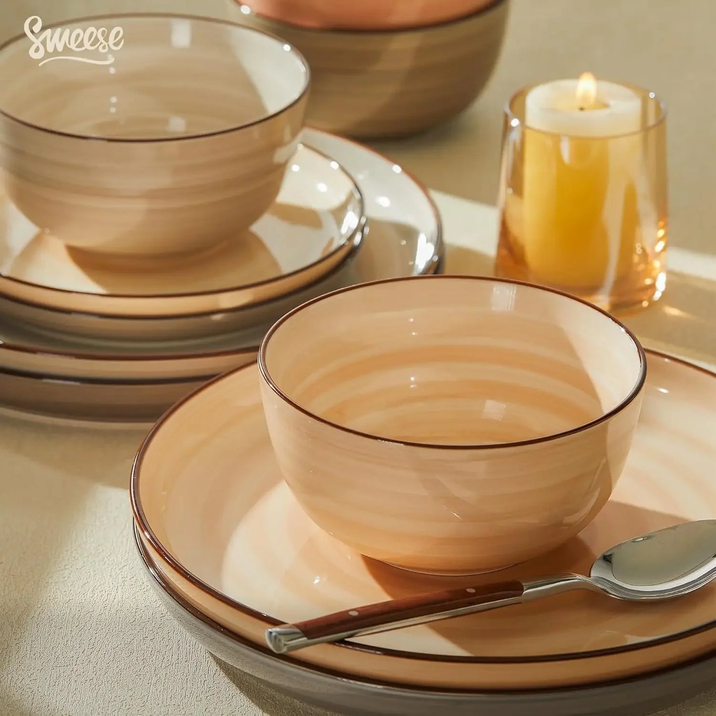 18-Piece Porcelain Dinnerware Set