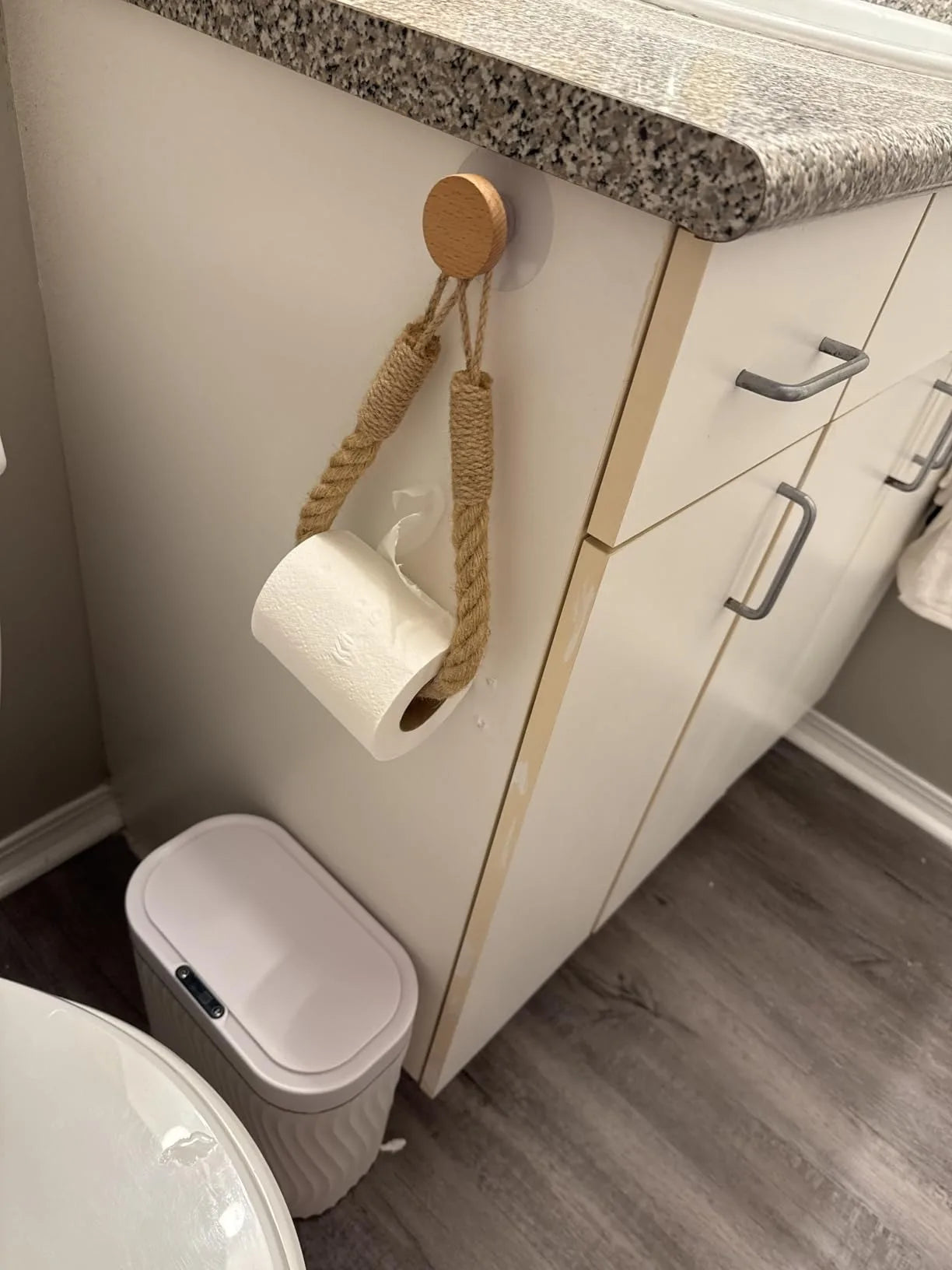 Retro Wall-Mounted Rope Towel Holder